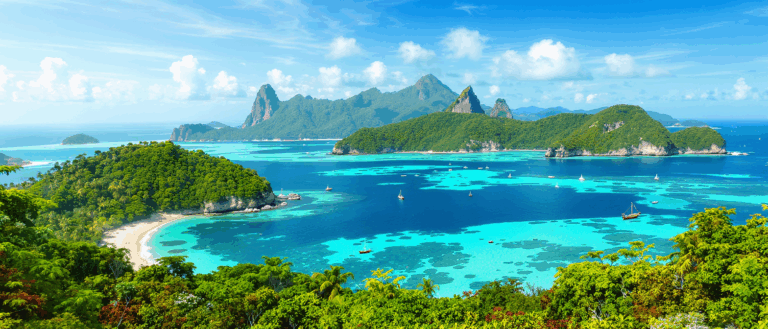 découvrez les îles indonésiennes les plus remarquables, leurs paysages paradisiaques, leur culture riche et leur biodiversité unique pour un voyage inoubliable.